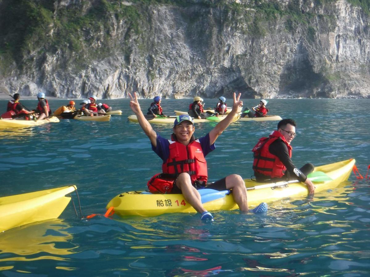 五葉松民宿-電梯民宿 近慈濟中小學及慈科大及人社院 Hualien stad Exteriör bild